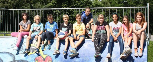 Klasse 05C auf dem Spielplatz in Sonnenleithe